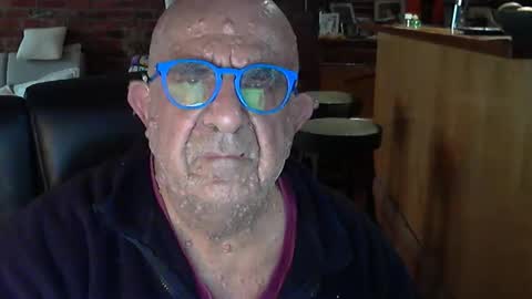 Snapshot of patvac chatting on 09/24/25, 06:17 patvac online show from 09/24/25, 06:17