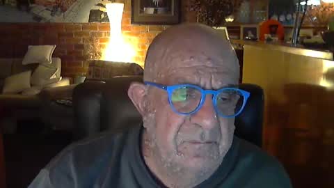 Snapshot of patvac chatting on 09/29/25, 02:22 patvac online show from 09/29/25, 02:22