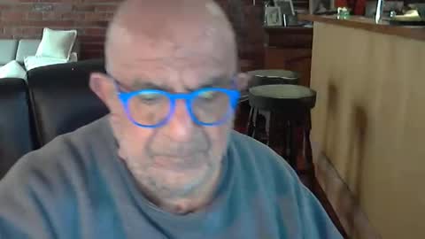 Snapshot of patvac chatting on 10/25/25, 10:15 patvac online show from 10/25/25, 10:15