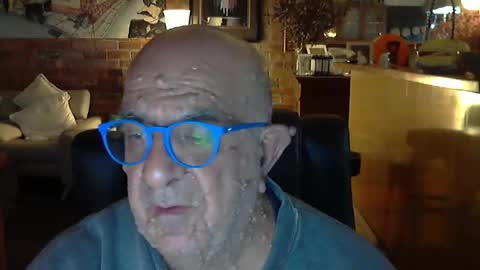 Snapshot of patvac chatting on 11/27/25, 02:41 patvac online show from 11/27/25, 02:41