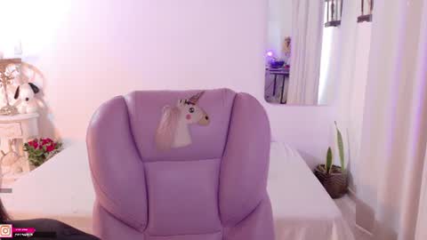 Snapshot of pau_cute chatting on 06/22/26, 09:12 Sofa online show from 06/22/26, 09:12