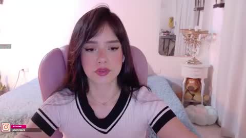 Snapshot of pau_cute chatting on 07/10/26, 08:44 Sofa online show from 07/10/26, 08:44