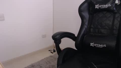 Paulina        online show from 12/20/25, 02:57