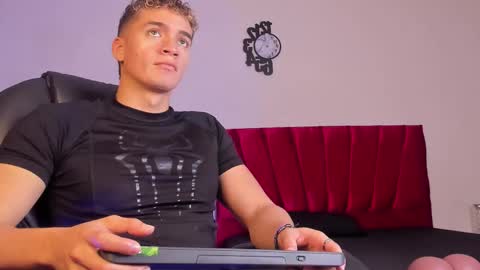 Paull George online show from 10/03/25, 01:52