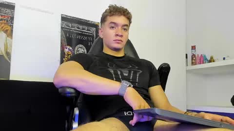 Paull George online show from 05/16/26, 01:21