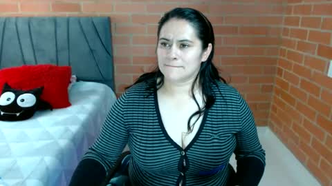 Snapshot of paula__117 chatting on 06/18/26, 08:13 paula__117 online show from 06/18/26, 08:13