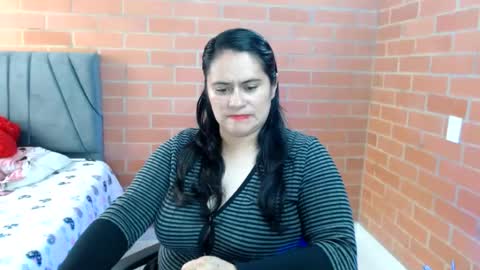 Snapshot of paula__117 chatting on 07/11/26, 08:33 paula__117 online show from 07/11/26, 08:33