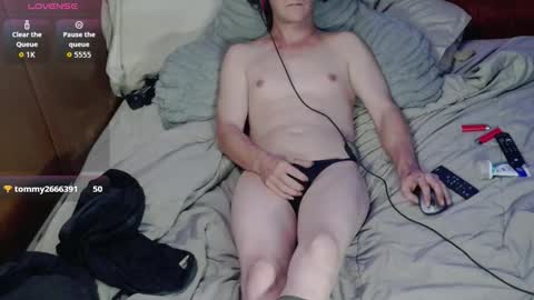 Snapshot of paula__ts chatting on 01/14/26, 04:07 paula__ts online show from 01/14/26, 04:07