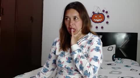 Snapshot of paula_anderson chatting on 11/13/25, 04:00 PAULA online show from 11/13/25, 04:00