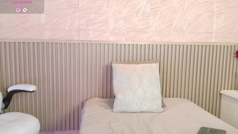 Snapshot of paula_cruzz chatting on 10/10/25, 07:35 PAULA CRUZ online show from 10/10/25, 07:35