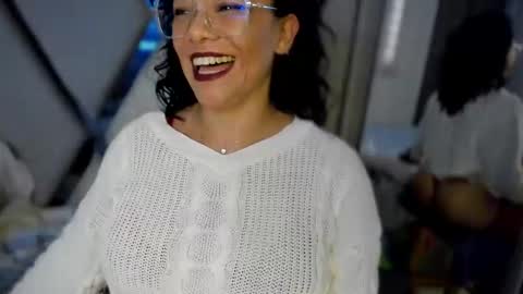 Snapshot of paula_daniela1 chatting on 02/03/25, 08:57 Paula online show from 02/03/25, 08:57