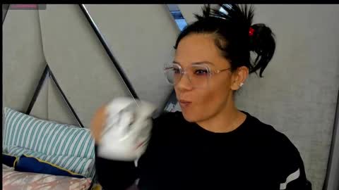 Snapshot of paula_daniela1 chatting on 03/02/25, 09:22 Paula online show from 03/02/25, 09:22