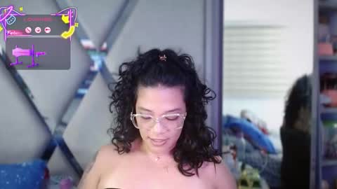 Snapshot of paula_daniela1 chatting on 10/02/25, 11:56 Paula online show from 10/02/25, 11:56