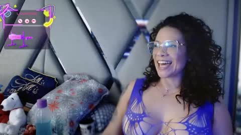 Snapshot of paula_daniela1 chatting on 10/20/25, 09:48 Paula online show from 10/20/25, 09:48