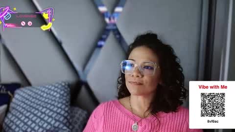 Snapshot of paula_daniela1 chatting on 11/21/25, 01:04 Paula online show from 11/21/25, 01:04