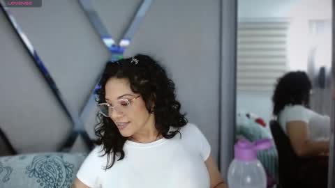 Snapshot of paula_daniela1 chatting on 11/25/25, 11:05 Paula online show from 11/25/25, 11:05