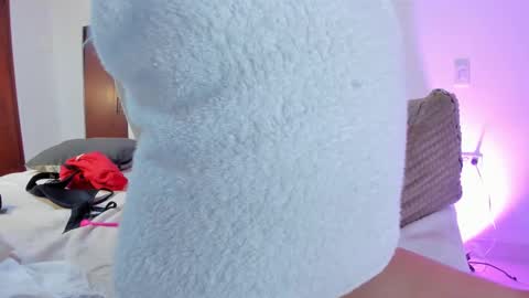 Paula perez - online show from 12/20/24, 04:20