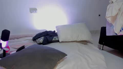 Paula perez - online show from 02/25/25, 04:03