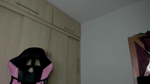 Snapshot of paula_princexxx chatting on 12/17/24, 05:29 paula princexx online show from 12/17/24, 05:29