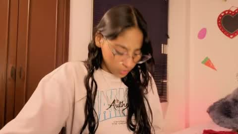 Paula  online show from 04/12/26, 04:50