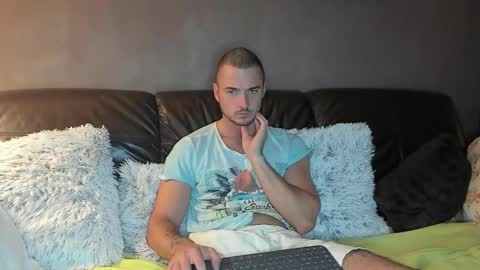 paulblack021 online show from 10/24/25, 08:49