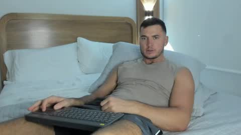 paulblack021 online show from 05/05/26, 03:36