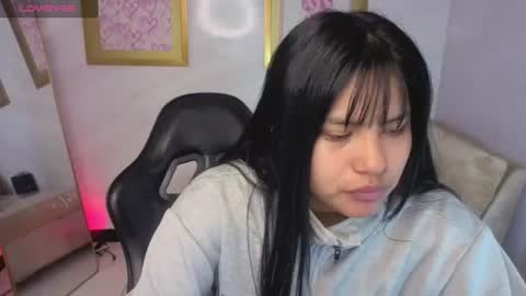 Snapshot of paulette_v chatting on 06/17/26, 01:01 Live 800am 200pm COLOMBIAN HOUR online show from 06/17/26, 01:01
