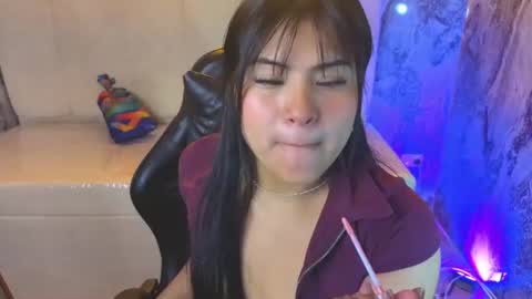 Snapshot of paulette_v chatting on 07/11/26, 01:36 Live 800am 200pm COLOMBIAN HOUR online show from 07/11/26, 01:36