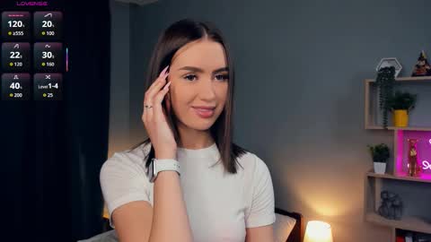 Snapshot of paulettelafevre chatting on 10/10/25, 07:13 Eva online show from 10/10/25, 07:13