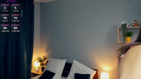 Snapshot of paulettelafevre chatting on 10/17/25, 07:16 Eva online show from 10/17/25, 07:16