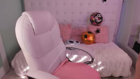 paulha_miller online show from 10/24/25, 01:07