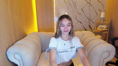 Snapshot of paulin_roses_tf chatting on 03/24/26, 01:16 PAU online show from 03/24/26, 01:16