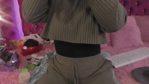 paulinabelen21 online show from 10/18/25, 04:26