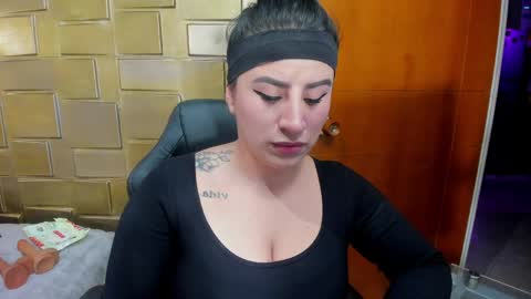 paulinabelen21 online show from 05/15/26, 04:08