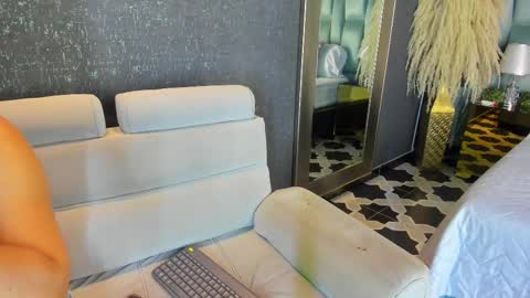 Paulina online show from 11/14/25, 11:31