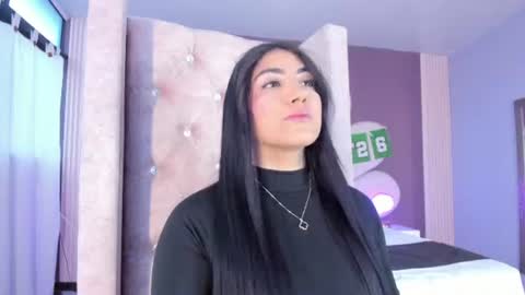 Snapshot of paulinaduarte_ chatting on 06/17/26, 12:07 Paulina online show from 06/17/26, 12:07