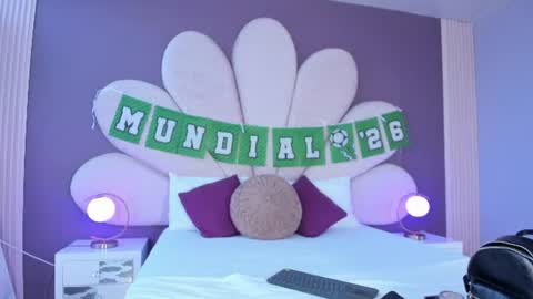 Snapshot of paulinaduarte_ chatting on 06/19/26, 01:04 Paulina online show from 06/19/26, 01:04