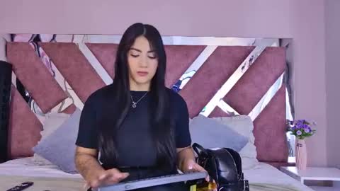 Snapshot of paulinaduarte_ chatting on 06/22/26, 12:35 Paulina online show from 06/22/26, 12:35
