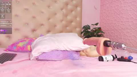 PaulinaSaennz online show from 02/08/25, 06:44