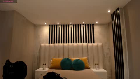 Paulina Santos  online show from 02/23/26, 07:33