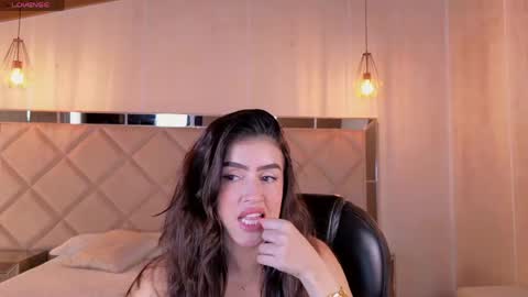 Paulina Santos  online show from 05/17/26, 05:42