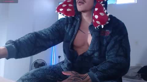 Snapshot of paulo_allen chatting on 01/06/26, 01:04 Paulo online show from 01/06/26, 01:04