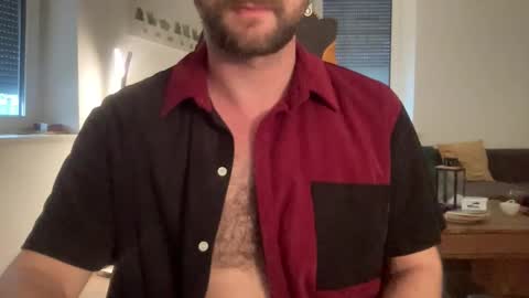 love bush online show from 11/08/25, 07:19