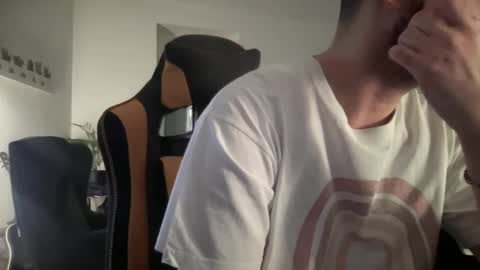 love bush online show from 12/01/25, 07:46