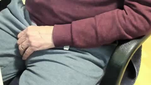 Snapshot of paultje7171 chatting on 02/14/25, 06:19 Paul online show from 02/14/25, 06:19