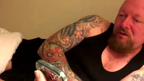 Snapshot of paulyb445 chatting on 10/29/25, 03:42 paulyb445 online show from 10/29/25, 03:42