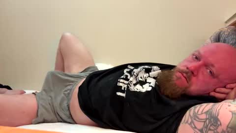 Snapshot of paulyb445 chatting on 12/16/25, 06:57 paulyb445 online show from 12/16/25, 06:57