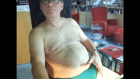 Snapshot of pavlovsdog2006 chatting on 12/02/24, 09:35 Pavlov aka Peter online show from 12/02/24, 09:35