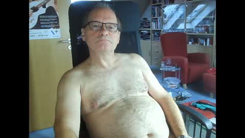 Snapshot of pavlovsdog2006 chatting on 12/03/24, 08:27 Pavlov aka Peter online show from 12/03/24, 08:27