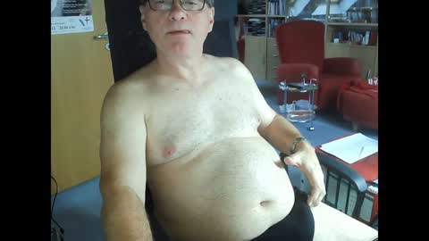 Snapshot of pavlovsdog2006 chatting on 01/23/25, 09:18 Pavlov aka Peter online show from 01/23/25, 09:18